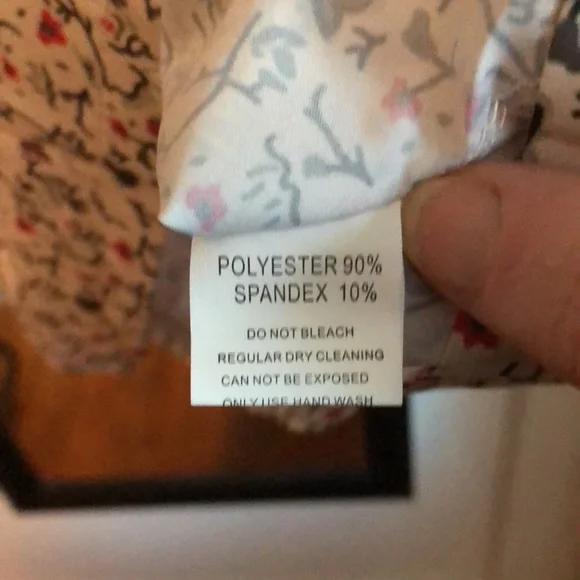 🏵EUC SHEIN 5XL very thin material but lovely and comfortable - Picture 3 of 5